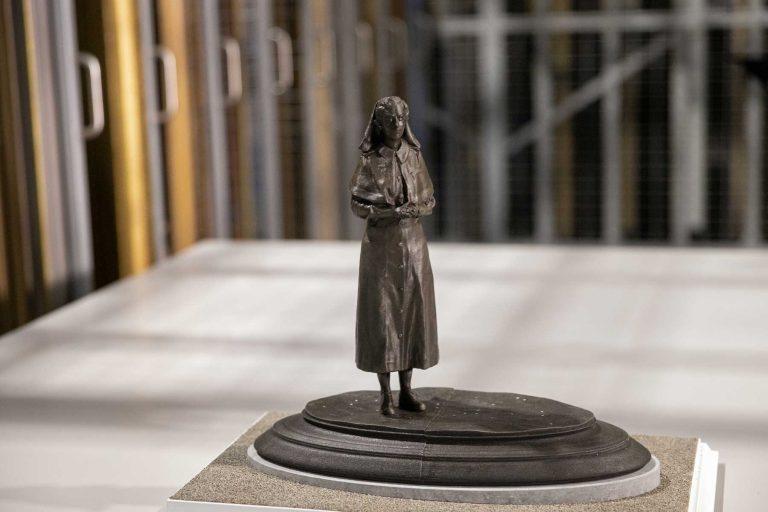 Vivian Bullwinkel statue Vivian Bullwinkel statue